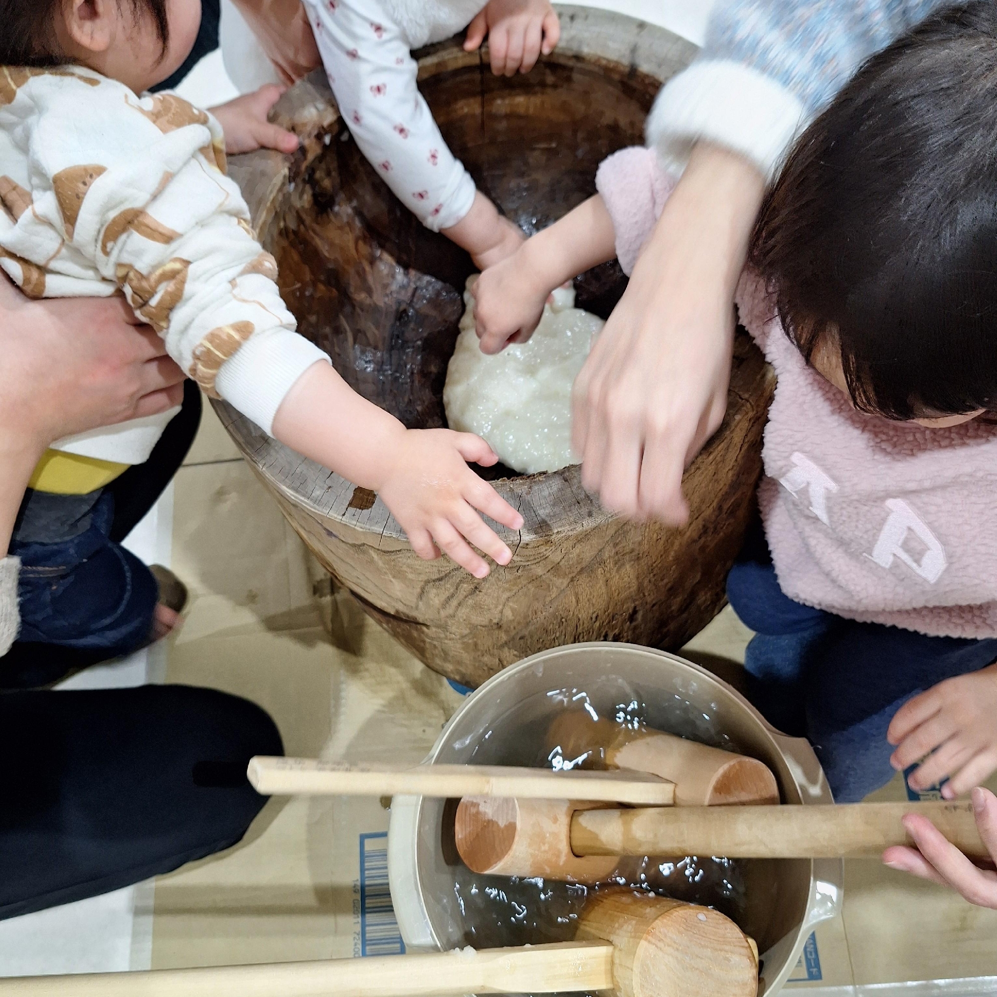 🌞子育て支援センターたいよう組『お正月もちつき集会に参加しました!』(1/14)